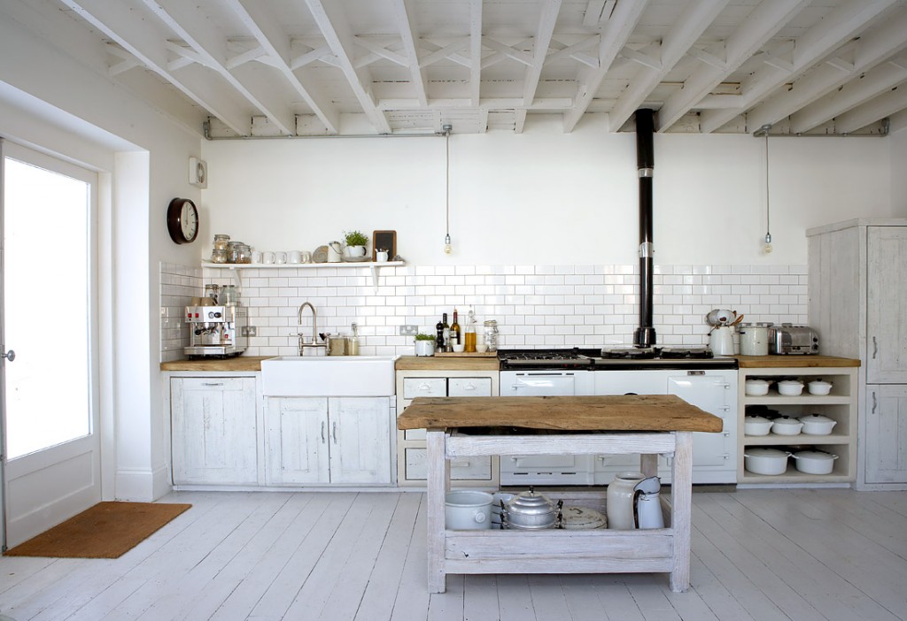 antique-white-kitchen-inspiration